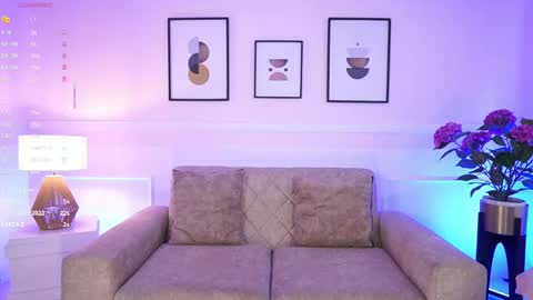 Snapshot of emma__walkerr_ chatting on May 21, 7:10 pm emma__walkerr_ online show from May 21, 7:10 pm
