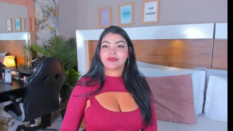 Snapshot of emma_bakker_ chatting on April 25, 8:28 am Emma online show from April 25, 8:28 am