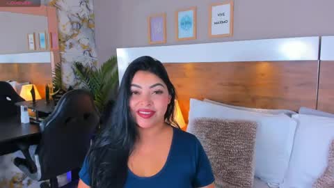 Snapshot of emma_bakker_ chatting on May 14, 1:29 pm Emma online show from May 14, 1:29 pm