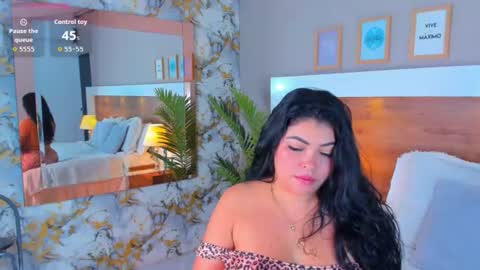 Snapshot of emma_bakker_ chatting on July 23, 6:33 am Emma online show from July 23, 6:33 am