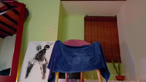 Snapshot of emma_blanco chatting on April 26, 4:37 pm Emma online show from April 26, 4:37 pm