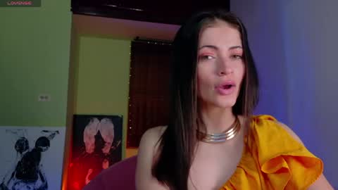 Snapshot of emma_blanco chatting on May 11, 3:12 am Emma online show from May 11, 3:12 am