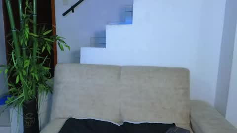 Snapshot of emma_blue_ chatting on May 3, 4:29 am Emma Blue modelo independiente online show from May 3, 4:29 am