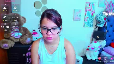 Snapshot of emma_boo_ chatting on January 17, 4:54 pm emma_boo_ online show from January 17, 4:54 pm