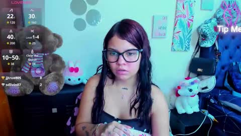 Snapshot of emma_boo_ chatting on January 31, 7:11 pm emma_boo_ online show from January 31, 7:11 pm