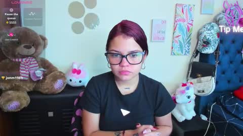 Snapshot of emma_boo_ chatting on February 10, 3:49 pm emma_boo_ online show from February 10, 3:49 pm