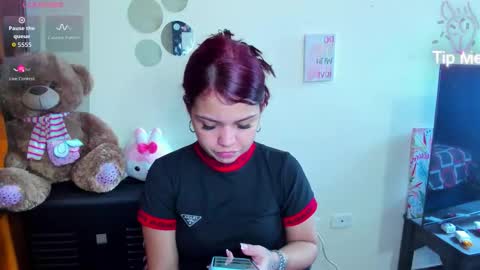 Snapshot of emma_boo_ chatting on February 15, 3:31 pm emma_boo_ online show from February 15, 3:31 pm