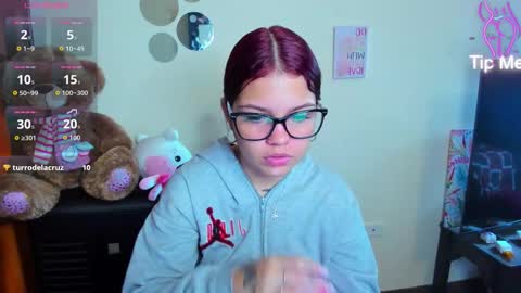 Snapshot of emma_boo_ chatting on February 16, 3:30 pm emma_boo_ online show from February 16, 3:30 pm