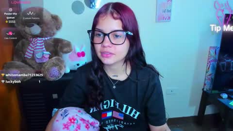 Snapshot of emma_boo_ chatting on February 26, 6:07 pm emma_boo_ online show from February 26, 6:07 pm