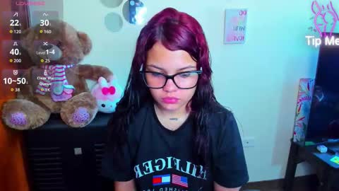 Snapshot of emma_boo_ chatting on February 28, 3:02 pm emma_boo_ online show from February 28, 3:02 pm