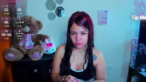 Snapshot of emma_boo_ chatting on March 5, 2:13 pm emma_boo_ online show from March 5, 2:13 pm