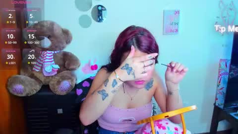 Snapshot of emma_boo_ chatting on March 19, 8:02 pm emma_boo_ online show from March 19, 8:02 pm