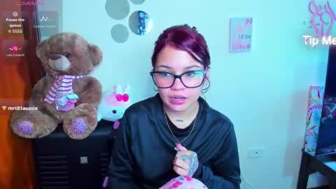 Snapshot of emma_boo_ chatting on March 26, 4:01 pm emma_boo_ online show from March 26, 4:01 pm