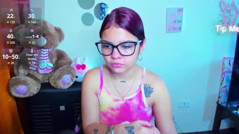 Snapshot of emma_boo_ chatting on March 29, 2:39 pm emma_boo_ online show from March 29, 2:39 pm