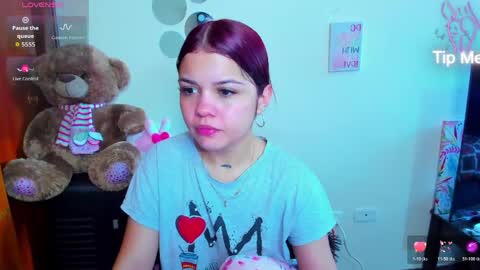 Snapshot of emma_boo_ chatting on April 1, 3:20 pm emma_boo_ online show from April 1, 3:20 pm