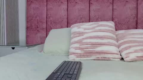 Emma online show from February 26, 3:05 am