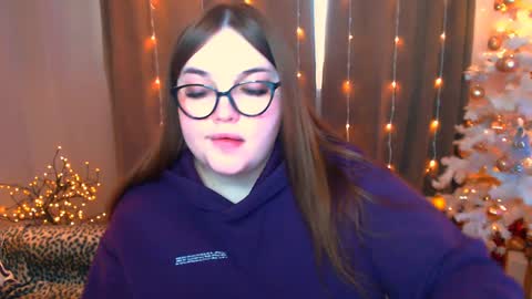 Snapshot of emma_dorn chatting on December 13, 10:30 am Eva online show from December 13, 10:30 am