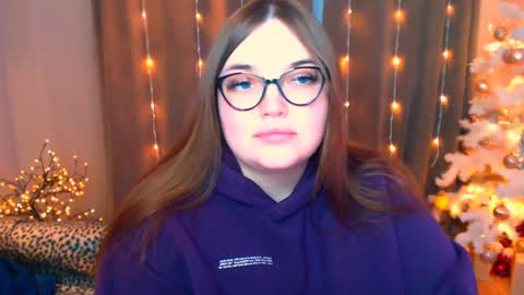 Snapshot of emma_dorn chatting on December 13, 1:33 pm Eva online show from December 13, 1:33 pm
