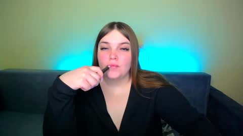 Snapshot of emma_dorn chatting on February 2, 5:10 am Eva online show from February 2, 5:10 am