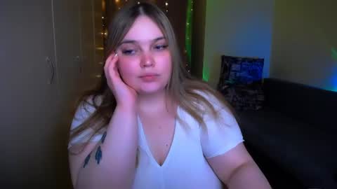 Snapshot of emma_dorn chatting on June 11, 2:53 am Eva online show from June 11, 2:53 am