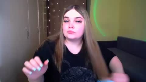 Snapshot of emma_dorn chatting on June 26, 3:22 am Eva online show from June 26, 3:22 am