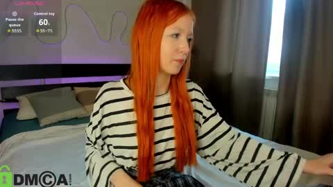 Snapshot of emma_dusk chatting on April 13, 9:26 am Emma online show from April 13, 9:26 am