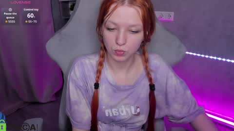 Snapshot of emma_dusk chatting on May 15, 11:23 pm Emma online show from May 15, 11:23 pm
