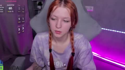 Snapshot of emma_dusk chatting on May 15, 11:45 pm Emma online show from May 15, 11:45 pm