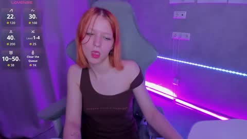 Snapshot of emma_dusk chatting on June 4, 2:39 am Emma online show from June 4, 2:39 am