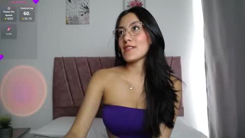 Emma Glow online show from November 17, 4:57 pm