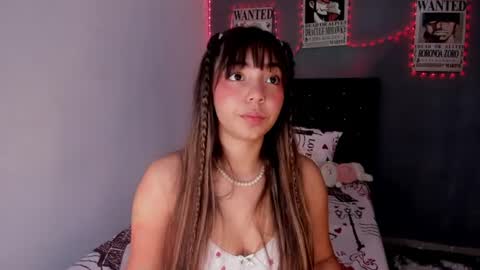 Snapshot of emma_grayys chatting on July 9, 9:35 am emma_grayys online show from July 9, 9:35 am