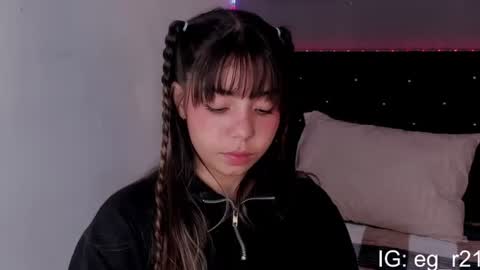 Snapshot of emma_grayys chatting on July 28, 5:01 pm emma_grayys online show from July 28, 5:01 pm