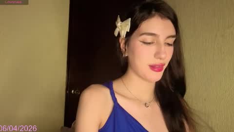 Snapshot of emma_hottson chatting on April 11, 1:10 am Emma 3 online show from April 11, 1:10 am