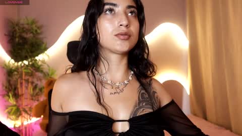 Emma online show from April 4, 8:28 pm