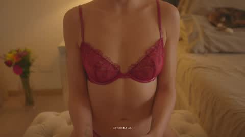 Snapshot of emma_lu1 chatting on June 7, 5:16 pm emma_lu1 online show from June 7, 5:16 pm