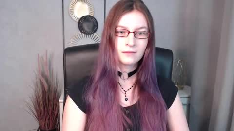 emma online show from December 10, 6:33 am