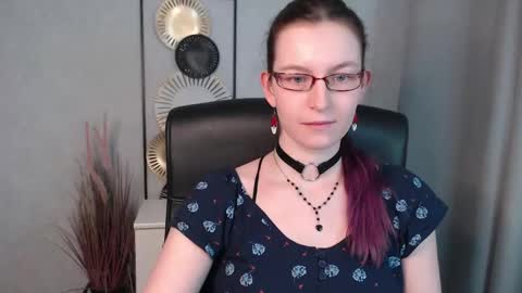 emma online show from December 17, 10:12 am