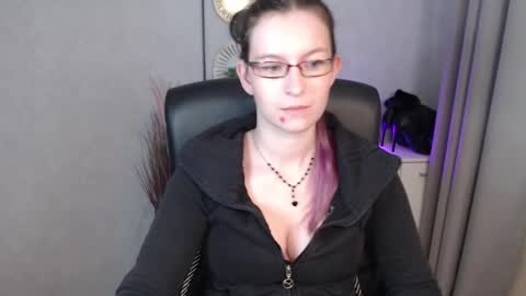 emma online show from October 1, 5:46 am