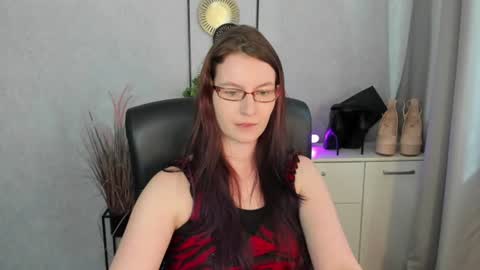 emma online show from July 28, 12:48 pm