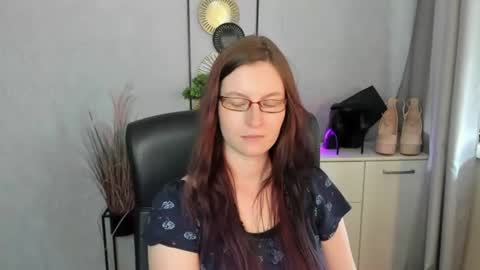 emma online show from July 29, 12:36 pm