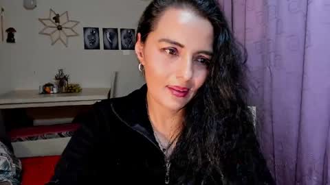  emma luxy online show from April 8, 5:40 am