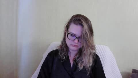 emma_misty_ online show from November 7, 11:43 am