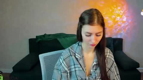Snapshot of emma_myer chatting on April 13, 2:39 am Emma Myer online show from April 13, 2:39 am
