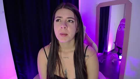 Snapshot of emma_naa chatting on November 7, 1:49 am Emma online show from November 7, 1:49 am
