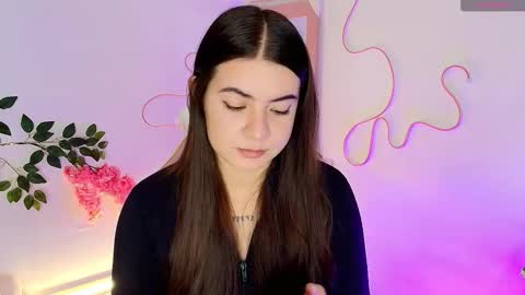 Snapshot of emma_naa chatting on March 1, 12:34 am Emma online show from March 1, 12:34 am