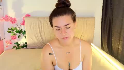 Snapshot of emma_naa chatting on July 24, 5:05 am Emma online show from July 24, 5:05 am