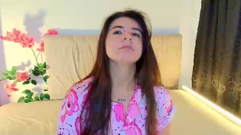 Snapshot of emma_naa chatting on July 26, 6:43 am Emma online show from July 26, 6:43 am