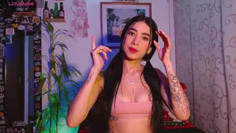 Sara Luna online show from December 16, 11:50 pm