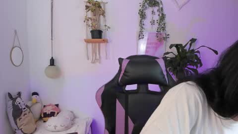 Snapshot of emma_rinaldi_ chatting on May 8, 3:17 pm Emma online show from May 8, 3:17 pm