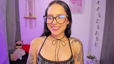 Emma online show from July 28, 5:34 pm